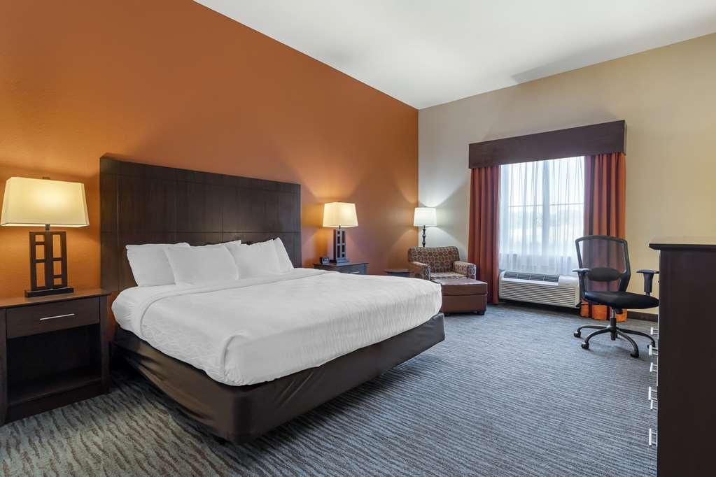 Best Western Plus Longhorn Inn & Suites Luling Habitación foto